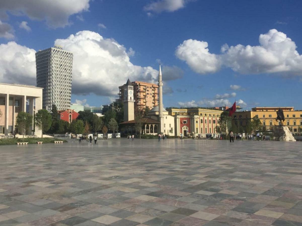 "Tata'S Home"! Tirana Exteriör bild